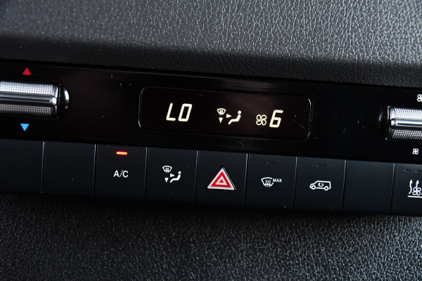 Mercedes-Benz Sprinter 319 3.0 CDI L2H2 Black Edition Adaptieve Cruise, 360 Camera, Carplay, 3500kg Trekhaak, 190PK, LED, Multimedia, Standkachel, Uniek!