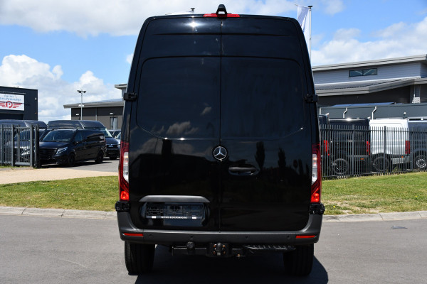 Mercedes-Benz Sprinter 319 3.0 CDI L2H2 Black Edition Adaptieve Cruise, 360 Camera, Carplay, 3500kg Trekhaak, 190PK, LED, Multimedia, Standkachel, Uniek!