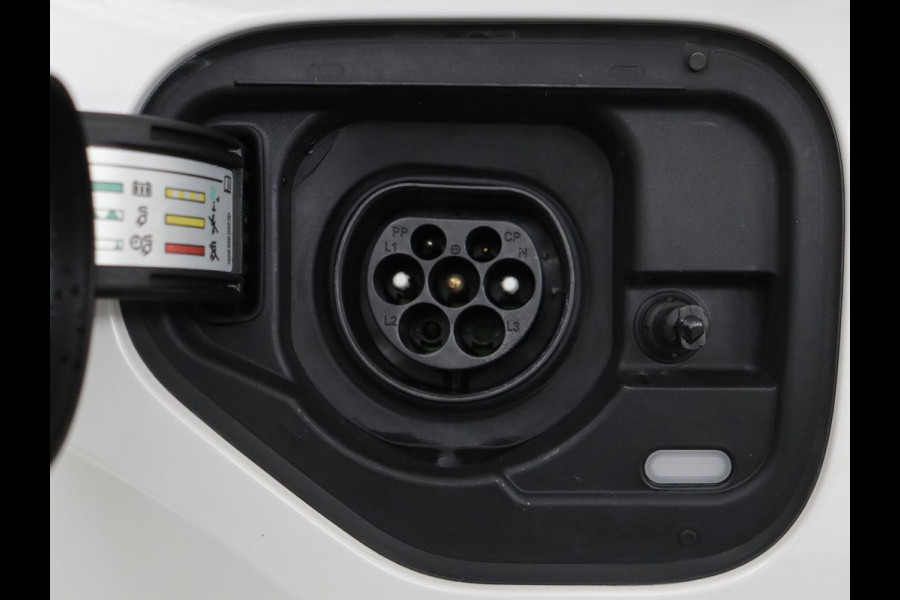 CUPRA Leon 1.4 e-Hybrid | Stoel & stuurverwarming | Camera | Adaptive cruise | Carplay | Navigatie | Sfeerverlichting | Keyless | Full LED | Sportstoelen | PHEV