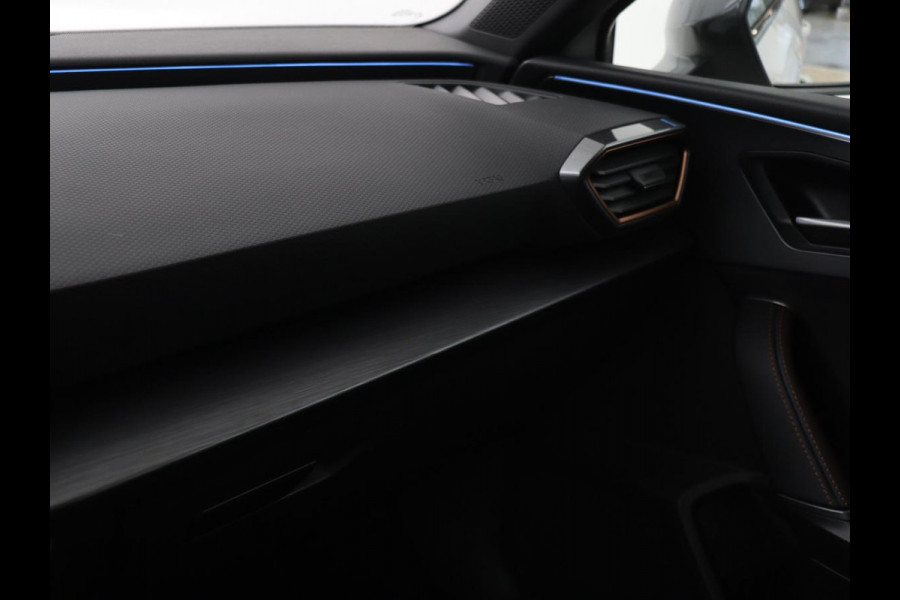CUPRA Leon 1.4 e-Hybrid | Stoel & stuurverwarming | Camera | Adaptive cruise | Carplay | Navigatie | Sfeerverlichting | Keyless | Full LED | Sportstoelen | PHEV