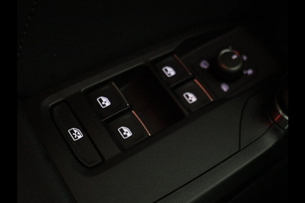 CUPRA Leon 1.4 e-Hybrid | Stoel & stuurverwarming | Camera | Adaptive cruise | Carplay | Navigatie | Sfeerverlichting | Keyless | Full LED | Sportstoelen | PHEV