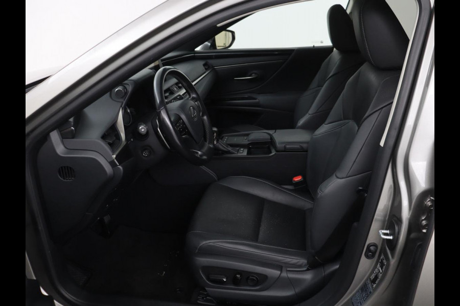Lexus ES 300h Comfort Line | Schuifdak | Leder | Stoelverwarming | Adaptive cruise | Carplay | Camera | Memory | Keyless | Full LED