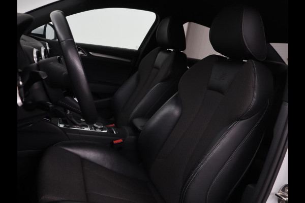 Audi A3 30 TFSI Sport S Line Edition | Half leder | Full LED | Sportstoelen | Navigatie | Trekhaak | Parkeerhulp | Climate control | Cruise control | Bluetooth