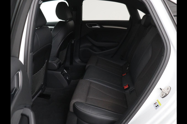 Audi A3 30 TFSI Sport S Line Edition | Half leder | Full LED | Sportstoelen | Navigatie | Trekhaak | Parkeerhulp | Climate control | Cruise control | Bluetooth