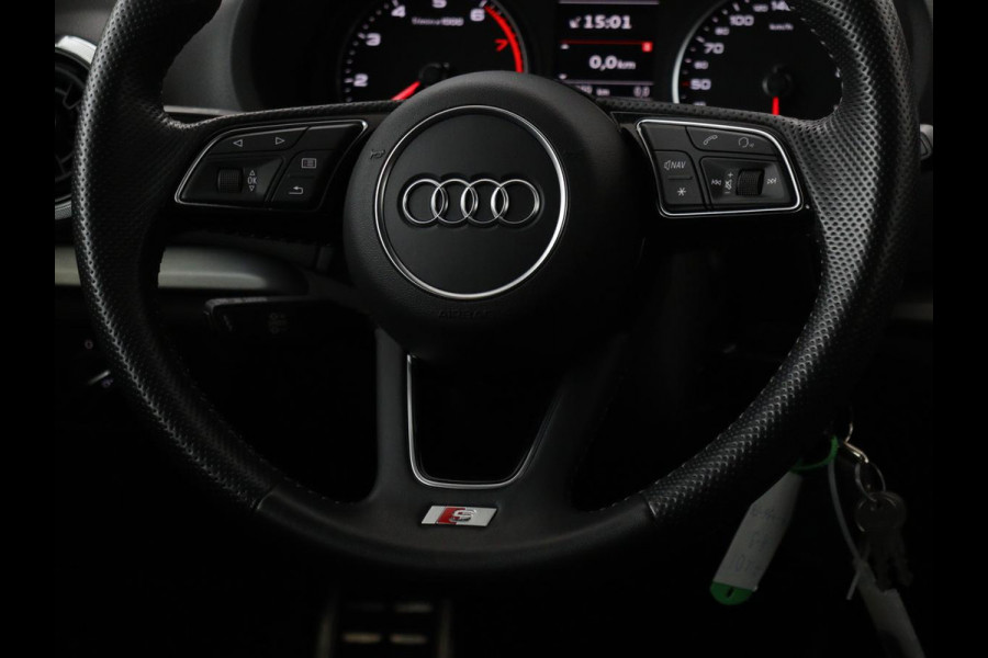 Audi A3 30 TFSI Sport S Line Edition | Half leder | Full LED | Sportstoelen | Navigatie | Trekhaak | Parkeerhulp | Climate control | Cruise control | Bluetooth