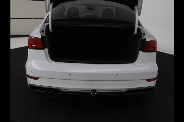 Audi A3 30 TFSI Sport S Line Edition | Half leder | Full LED | Sportstoelen | Navigatie | Trekhaak | Parkeerhulp | Climate control | Cruise control | Bluetooth