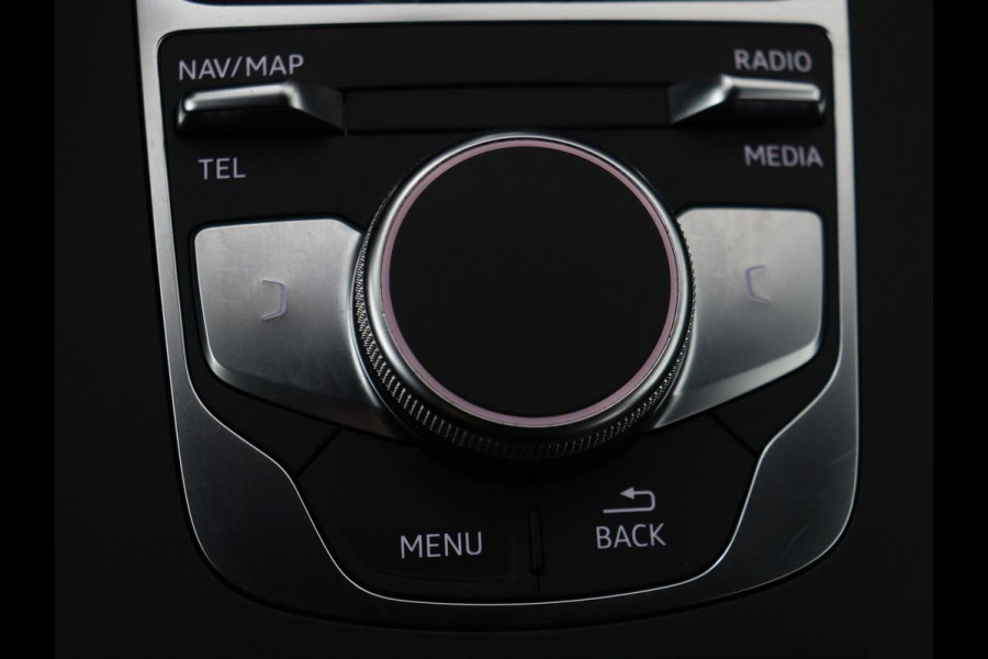 Audi A3 30 TFSI Sport S Line Edition | Half leder | Full LED | Sportstoelen | Navigatie | Trekhaak | Parkeerhulp | Climate control | Cruise control | Bluetooth