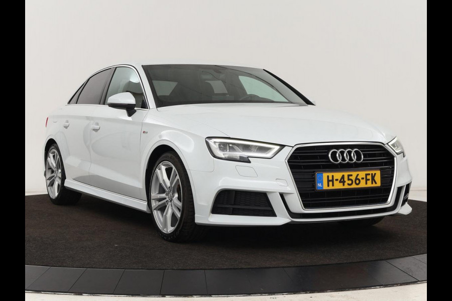 Audi A3 30 TFSI Sport S Line Edition | Half leder | Full LED | Sportstoelen | Navigatie | Trekhaak | Parkeerhulp | Climate control | Cruise control | Bluetooth