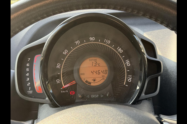 Toyota Aygo 1.0 X-Joy | Apple CarPlay/Android Auto, Lichtmetalen velgen, Parkeercamera, Stuurbediening, In hoogte verstelbare stoel