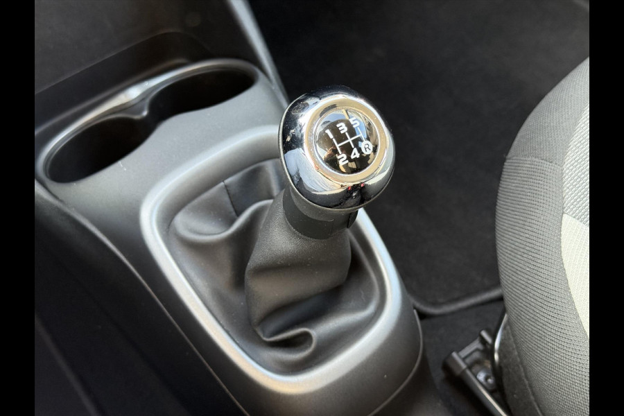 Toyota Aygo 1.0 X-Joy | Apple CarPlay/Android Auto, Lichtmetalen velgen, Parkeercamera, Stuurbediening, In hoogte verstelbare stoel