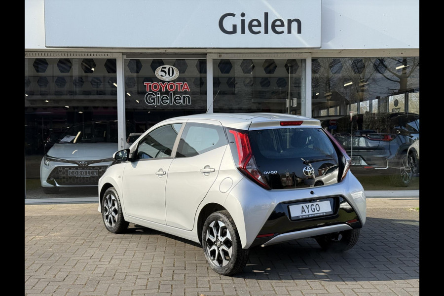 Toyota Aygo 1.0 X-Joy | Apple CarPlay/Android Auto, Lichtmetalen velgen, Parkeercamera, Stuurbediening, In hoogte verstelbare stoel