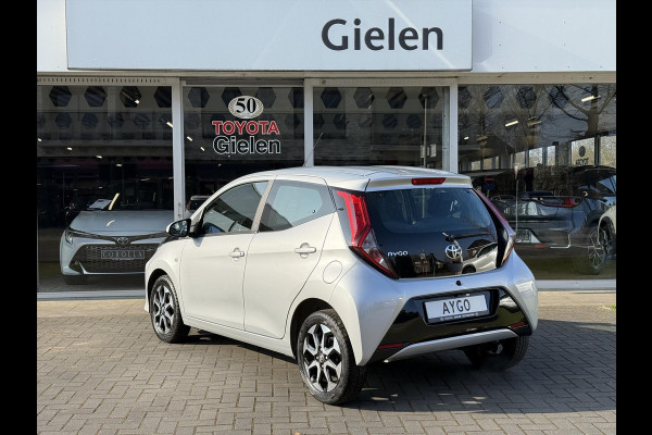 Toyota Aygo 1.0 X-Joy | Apple CarPlay/Android Auto, Lichtmetalen velgen, Parkeercamera, Stuurbediening, In hoogte verstelbare stoel
