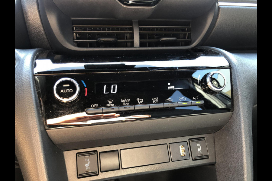 Toyota Yaris Cross 1.5 Hybrid Dynamic Plus | Stoel + Stuurverwarming, Smart Connect Navigatie, Keyless, 17inch