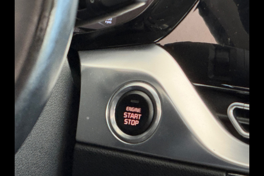 Kia Niro 1.6 GDi Hybrid ExecutiveLine Schuifdak|Stoelventilatie|Keyless|Trekhaak