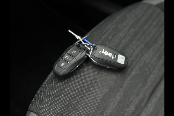Jeep Avenger Longitude 54 kWh | Navi | Carplay | Stoelverwarming |