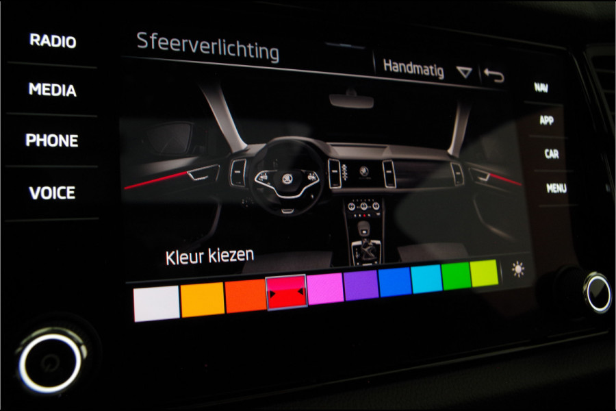 Škoda Kodiaq 1.5 TSI Sportline Business 7p. > 7zit/Pano.schuif/360 camera/Trekhaak...