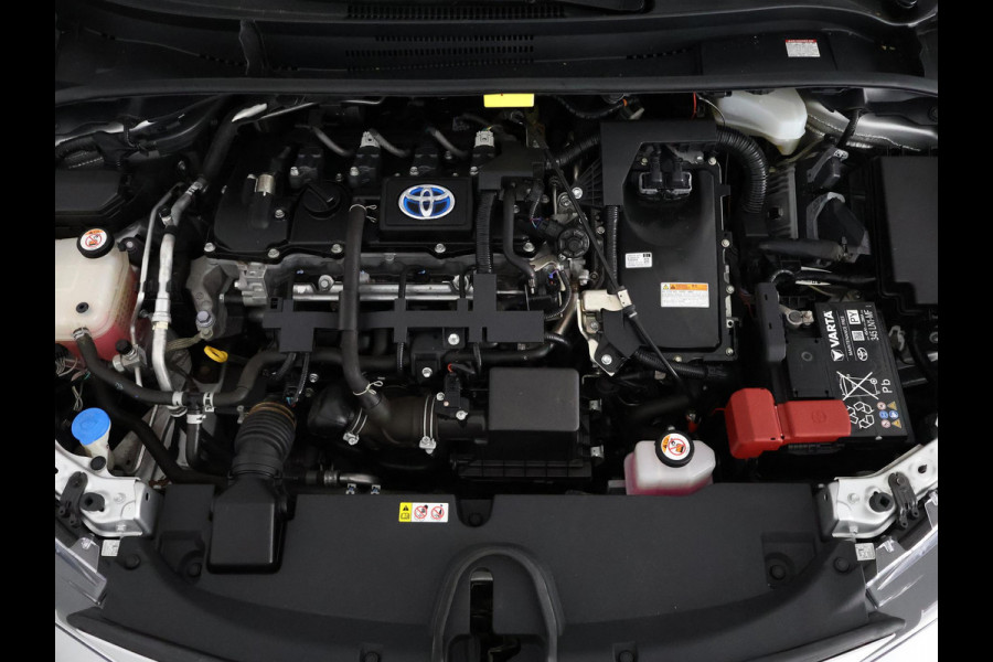 Toyota Corolla Touring Sports 1.8 Hybrid First Edition Bi-Tone | 1e eigenaar | Navigatie | Camera |