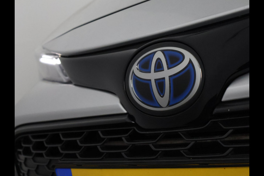 Toyota Corolla Touring Sports 1.8 Hybrid First Edition Bi-Tone | 1e eigenaar | Navigatie | Camera |