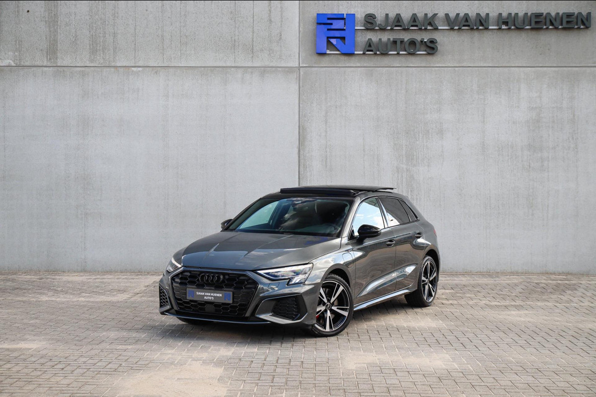Audi A3 Sportback 45TFSI e PHEV S Edition S line Competition 245pk S-Tronic! 1e|Panoramadak|Virtual Cockpit|Supersport Kuipstoelen Audi A3 Sportback 45TFSI e PHEV S Edition S line Competition 245pk S-Tronic! 1e|Panoramadak|Virtual Cockpit|Supersport Kuipstoelen