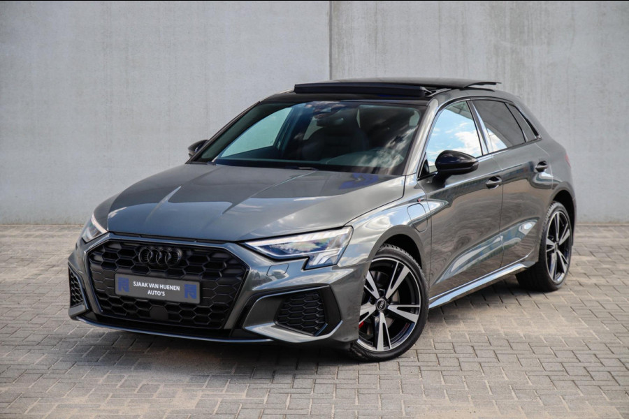 Audi A3 Sportback 45TFSI e PHEV S Edition S line Competition 245pk S-Tronic! 1e|Panoramadak|Virtual Cockpit|Supersport Kuipstoelen