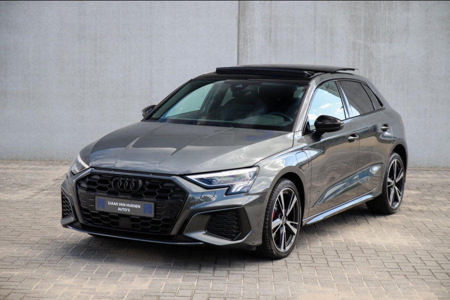 Audi A3 Sportback 45TFSI e PHEV S Edition S line Competition 245pk S-Tronic! 1e|Panoramadak|Virtual Cockpit|Supersport Kuipstoelen