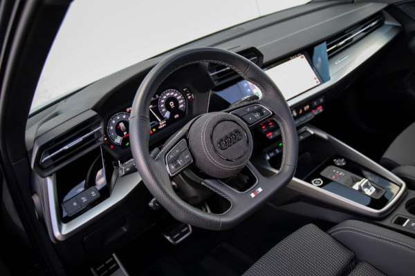 Audi A3 Sportback 45TFSI e PHEV S Edition S line Competition 245pk S-Tronic! 1e|Panoramadak|Virtual Cockpit|Supersport Kuipstoelen
