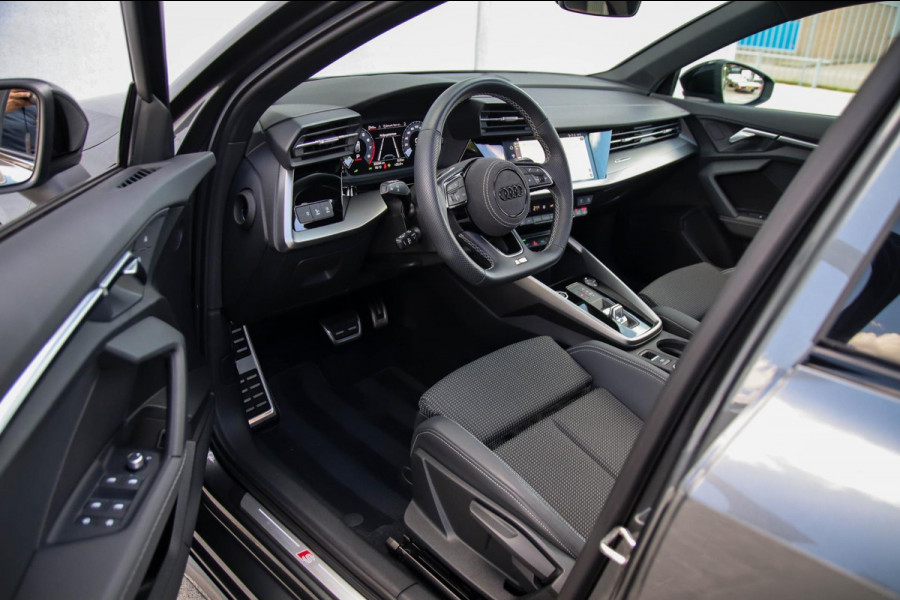 Audi A3 Sportback 45TFSI e PHEV S Edition S line Competition 245pk S-Tronic! 1e|Panoramadak|Virtual Cockpit|Supersport Kuipstoelen