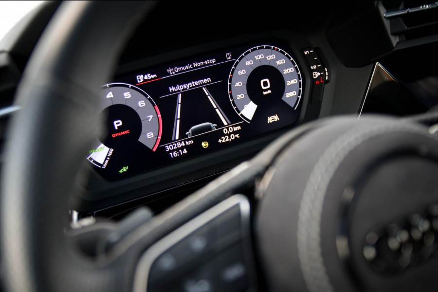 Audi A3 Sportback 45TFSI e PHEV S Edition S line Competition 245pk S-Tronic! 1e|Panoramadak|Virtual Cockpit|Supersport Kuipstoelen