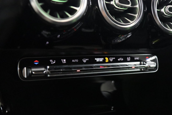 Mercedes-Benz A-Klasse 220 AMG /PANODAK/SFEERV/CAM/MEOMORY/LANE/VOL