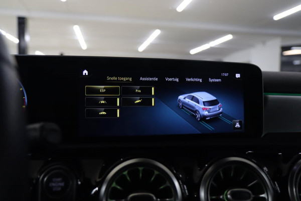 Mercedes-Benz A-Klasse 220 AMG /PANODAK/SFEERV/CAM/MEOMORY/LANE/VOL
