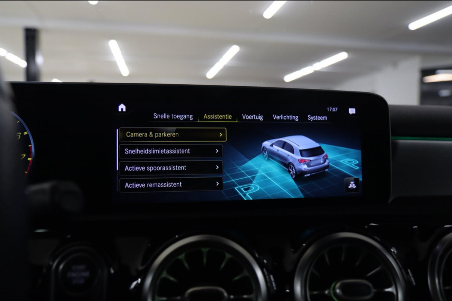 Mercedes-Benz A-Klasse 220 AMG /PANODAK/SFEERV/CAM/MEOMORY/LANE/VOL