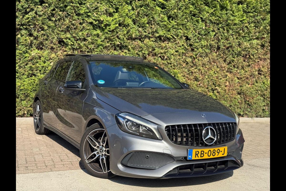 Mercedes-Benz A-Klasse A180 AMG Pakket Panorama Mercedes-Benz A-Klasse A180 AMG Pakket Panorama