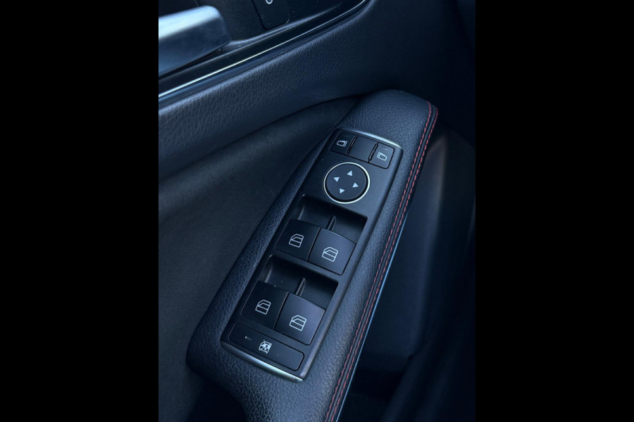 Mercedes-Benz A-Klasse A180 AMG Pakket Panorama