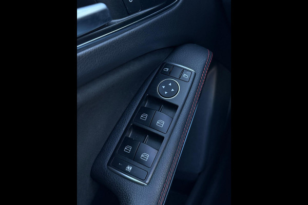 Mercedes-Benz A-Klasse A180 AMG Pakket Panorama