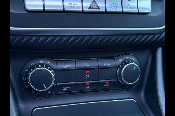 Mercedes-Benz A-Klasse A180 AMG Pakket Panorama
