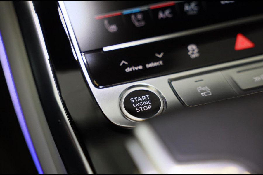 Audi Q7 55 TFSI e Quattro SQ7 Look / Head Up / RS Zetels / Leder / Memory / Acc / F1 / Nachtzicht / Massage / Open Pano / 23 Inch