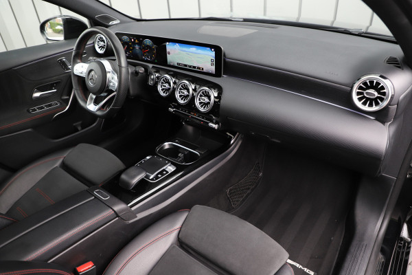 Mercedes-Benz A-Klasse 220 AMG Aut7 | 190PK | Pano | Adaptief-onderstel | Sfeerverlichting | Burmester | Memory | Multibeam | ACC | Widescreen | 2019.