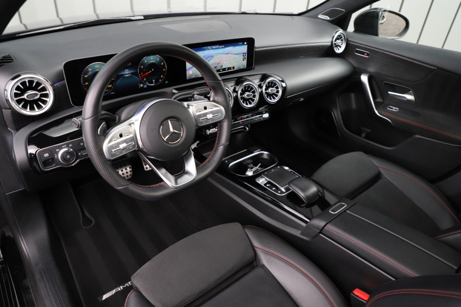 Mercedes-Benz A-Klasse 220 AMG Aut7 | 190PK | Pano | Adaptief-onderstel | Sfeerverlichting | Burmester | Memory | Multibeam | ACC | Widescreen | 2019.
