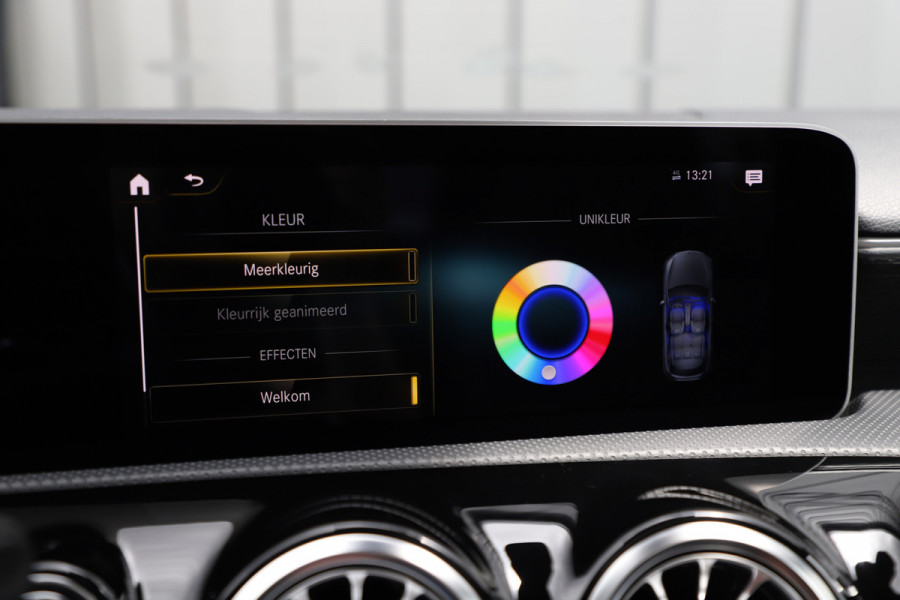 Mercedes-Benz A-Klasse 220 AMG Aut7 | 190PK | Pano | Adaptief-onderstel | Sfeerverlichting | Burmester | Memory | Multibeam | ACC | Widescreen | 2019.