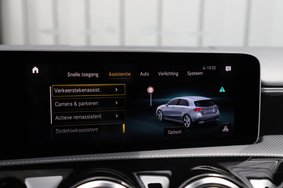 Mercedes-Benz A-Klasse 220 AMG Aut7 | 190PK | Pano | Adaptief-onderstel | Sfeerverlichting | Burmester | Memory | Multibeam | ACC | Widescreen | 2019.