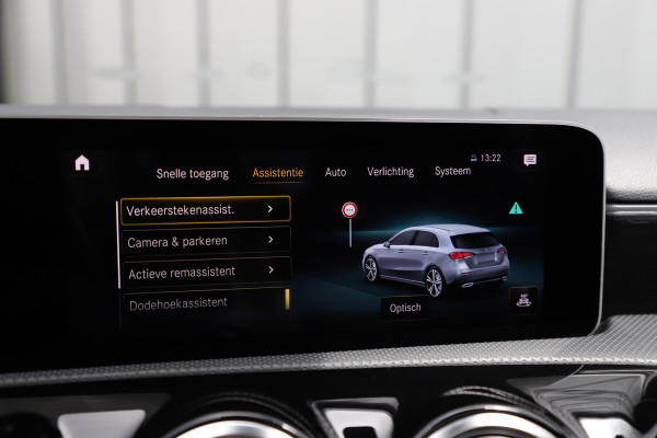 Mercedes-Benz A-Klasse 220 AMG Aut7 | 190PK | Pano | Adaptief-onderstel | Sfeerverlichting | Burmester | Memory | Multibeam | ACC | Widescreen | 2019.