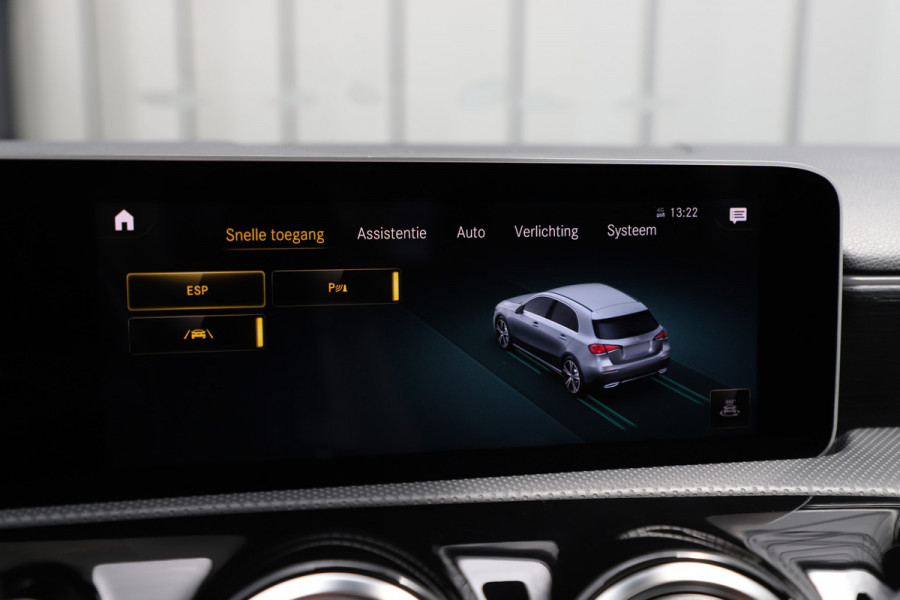 Mercedes-Benz A-Klasse 220 AMG Aut7 | 190PK | Pano | Adaptief-onderstel | Sfeerverlichting | Burmester | Memory | Multibeam | ACC | Widescreen | 2019.