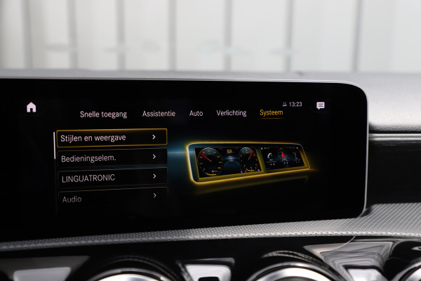 Mercedes-Benz A-Klasse 220 AMG Aut7 | 190PK | Pano | Adaptief-onderstel | Sfeerverlichting | Burmester | Memory | Multibeam | ACC | Widescreen | 2019.
