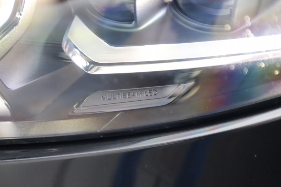 Mercedes-Benz A-Klasse 220 AMG Aut7 | 190PK | Pano | Adaptief-onderstel | Sfeerverlichting | Burmester | Memory | Multibeam | ACC | Widescreen | 2019.