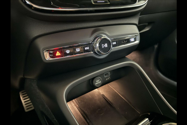 Volvo XC40 1.5 T5 Recharge R-Design Pano Camera 21'' Trekh.