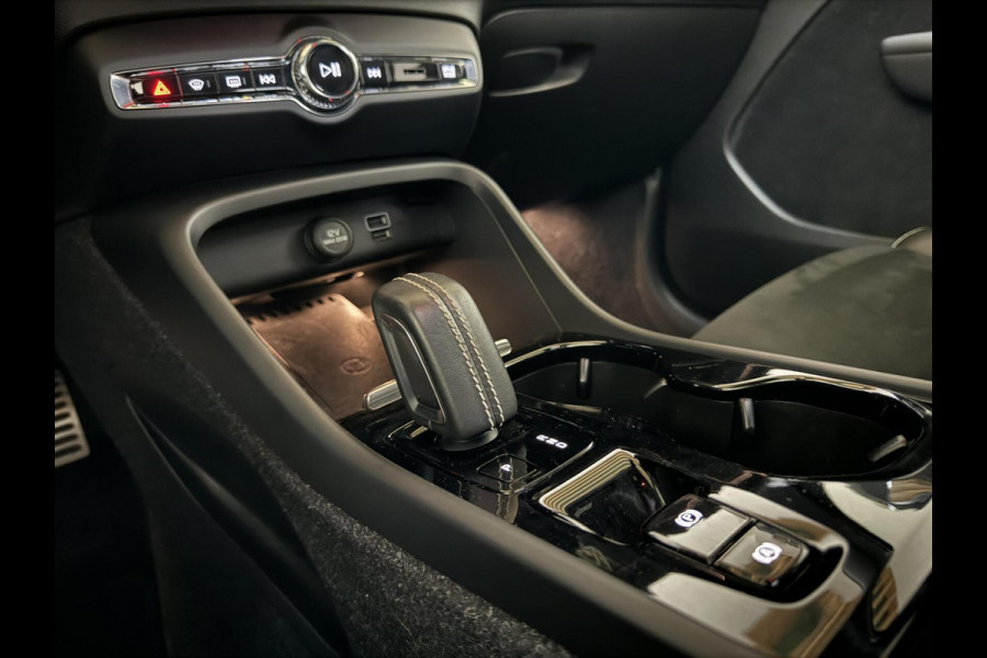 Volvo XC40 1.5 T5 Recharge R-Design Pano Camera 21'' Trekh.