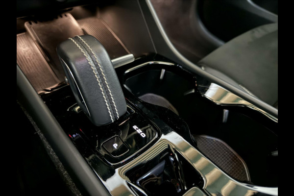 Volvo XC40 1.5 T5 Recharge R-Design Pano Camera 21'' Trekh.