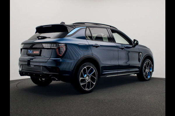 Lynk & Co 01 1.5 261PK Plug-in Hybrid *Origineel NL*Zwarte hemel* 360° Camera/Pano/dak Apple/Carplay Adaptive/Cruise