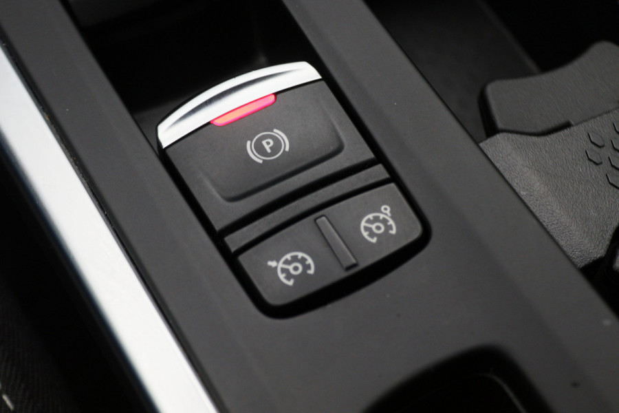Renault MEGANE Estate 1.3 TCe Limited Apple Carplay, LED, Cruise, Climate, Keyless, PDC, Trekhaak