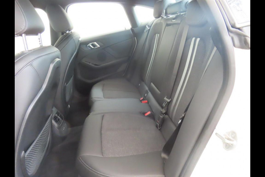 BMW 2 Serie Gran Coupé 218d Aut. Business Ed. | Navi | LMV | CarPlay |
